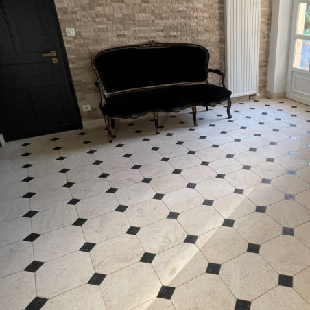 Dallage à cabochons en pierre du Nivernais