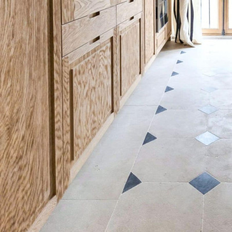 Bandeau périphérique clair en pierre naturelle du Nivernais