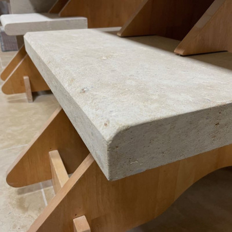 Marche en pierre du Nivernais