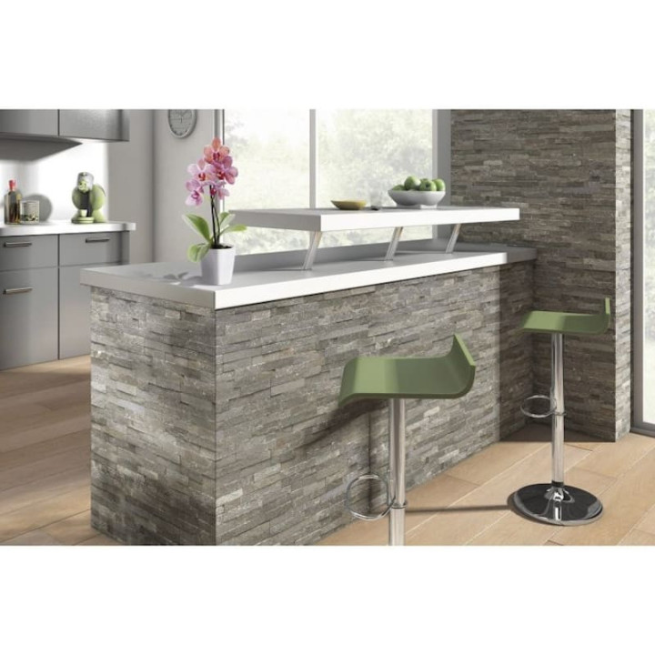 Plaquette de parement slimstone grise dans une cuisine