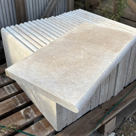 Margelle en pierre du Sinaï sablée brossée