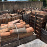 tuiles anciennes de récupération entreposées