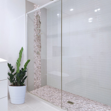 Plaque de galets sur filet en pierre naturelle