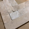 exemple de pose du pavé en travertin en chevron
