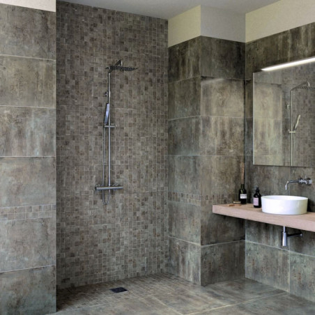 Mosaïque en carrelage effet metal