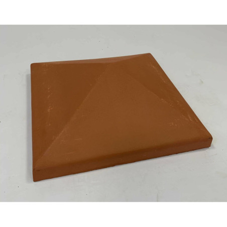 Chapeau de pilier penté en terre cuite