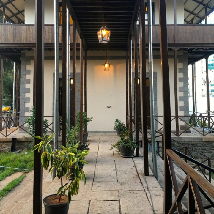 Pose luminaire Gasconne marron suspendue