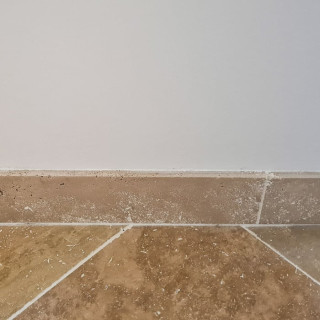 Plinthe en travertin : La Solution Idéale pour Votre Dallage