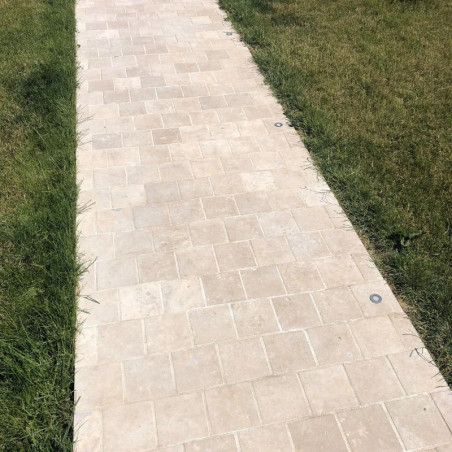 Dallage en pierre de l'Auxerrois