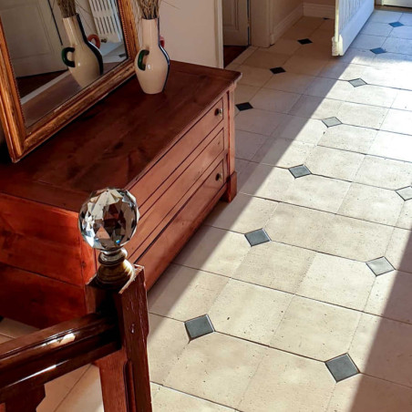 Dallage Saint-Honoré à cabochons noirs