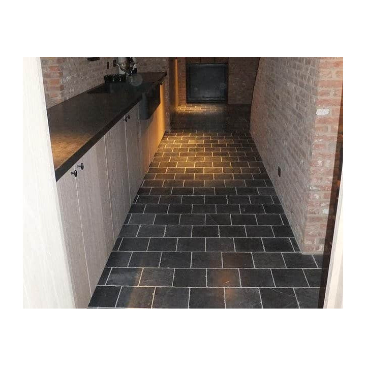 dallage avec plinthe en pierre bleue