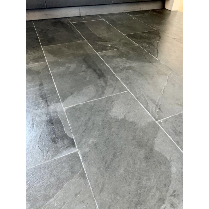 Carrelage en ardoise noire 