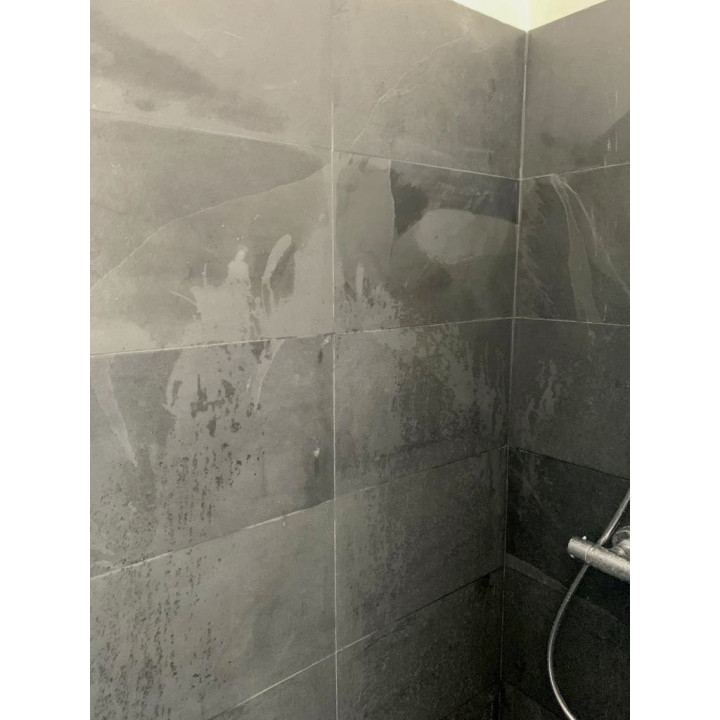 Carrelage en ardoise noire 