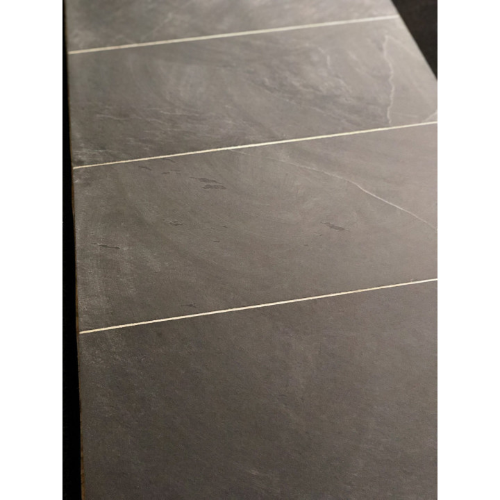 Carrelage en ardoise noire 