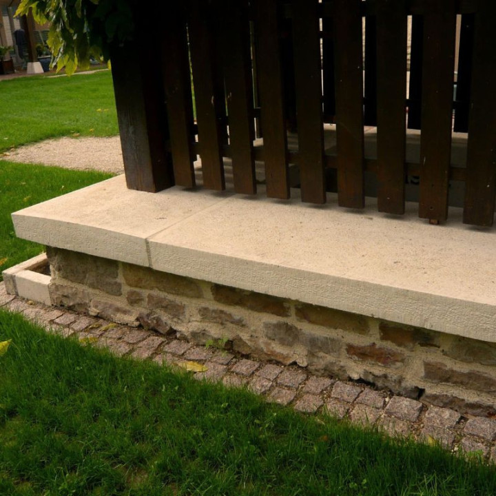 Dessus de mur vieilli ciselé, finitions artisanales uniques - Ligerio