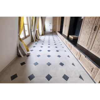 Bandeau périphérique en pierre pour le contour de pièce