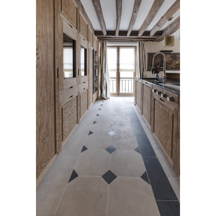 Bandeau périphérique en pierre pour le contour de pièce