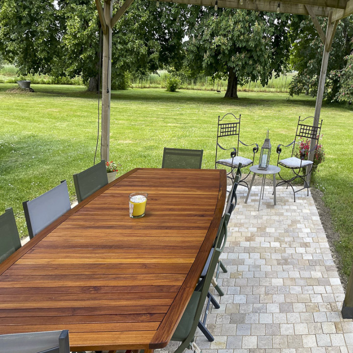 pavé en travertin bord de mer pour une terrasse de jardin