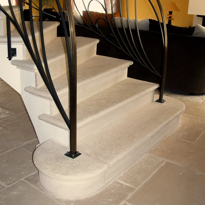 marche d’escalier moulurée 2