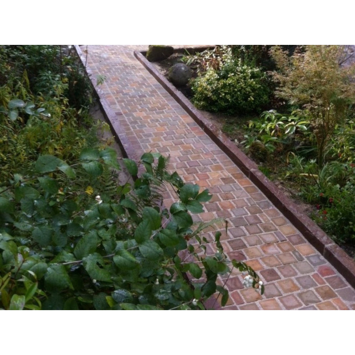 Bordure en grès brun