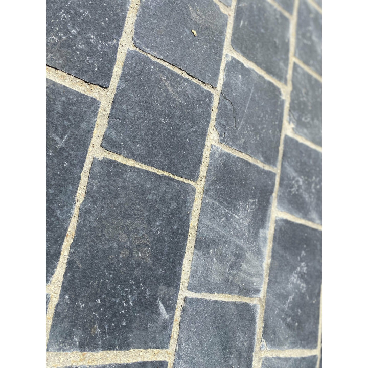 pavé calcaire noir 2