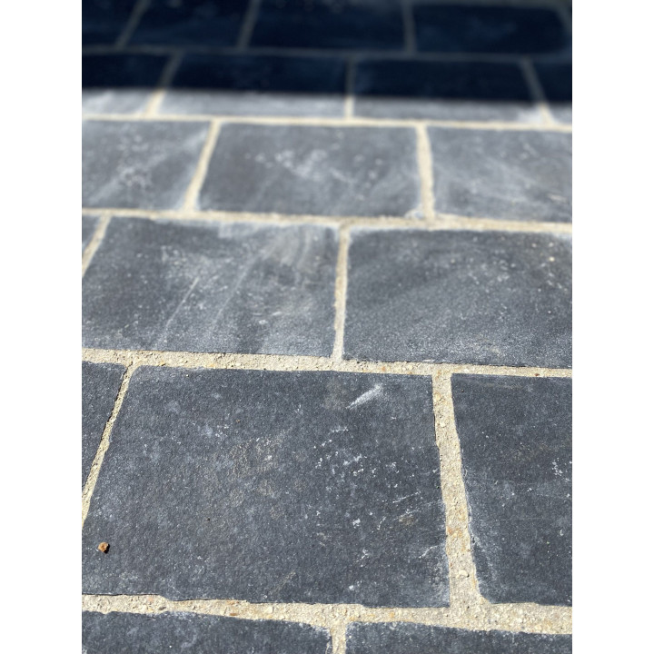 pavé calcaire noir 3