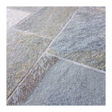 Dallage en pierre de Luzerne