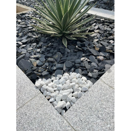 Galet de marbre blanc