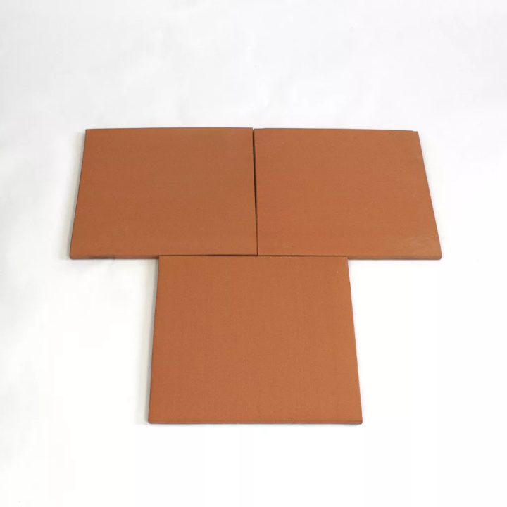 3 tomettes carrées rouges