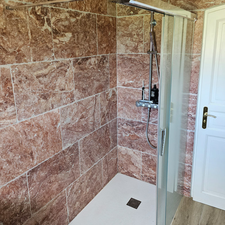 Carrelage en travertin rouge premier choix