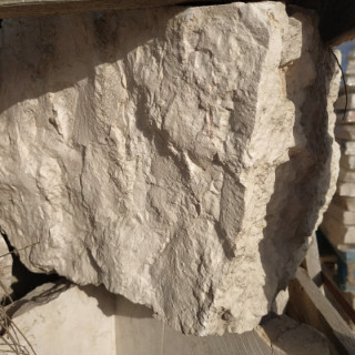 Zoom sur angle parement cremastern antique