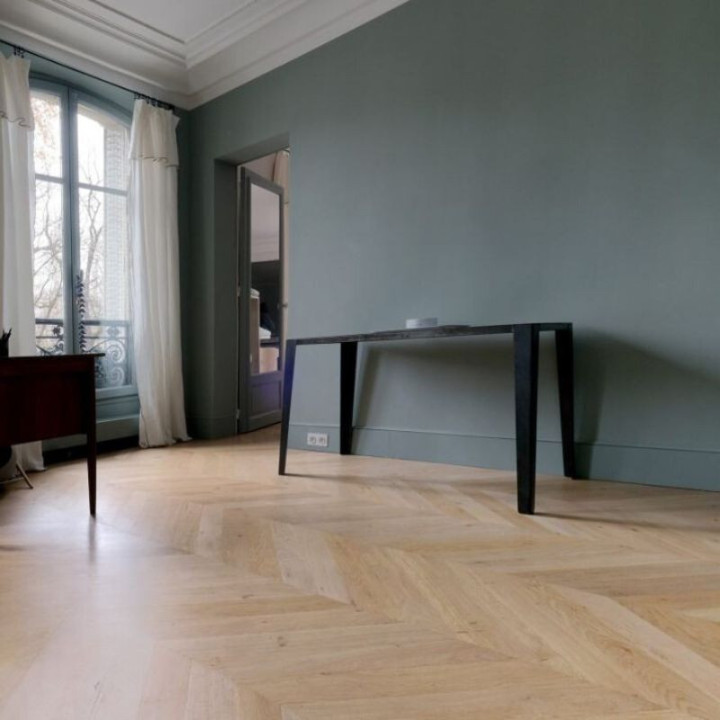 Parquet point de Hongrie massif rustique BRUT