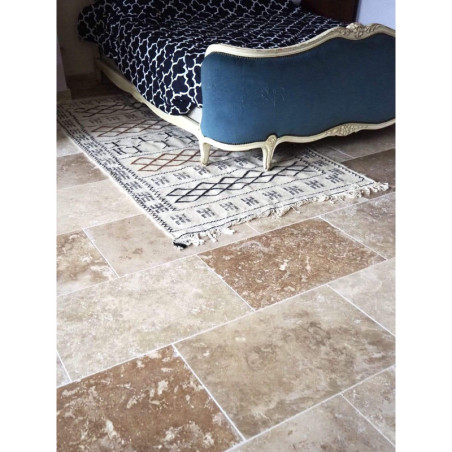 Carrelage en travertin deuxième choix (rustique)