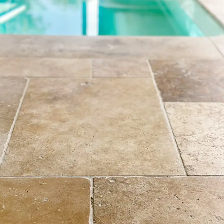 Carrelage en travertin deuxième choix (rustique)