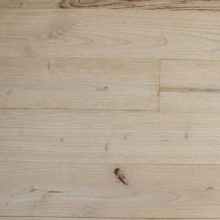 Un parquet chataignier massif Campagne posé au sol