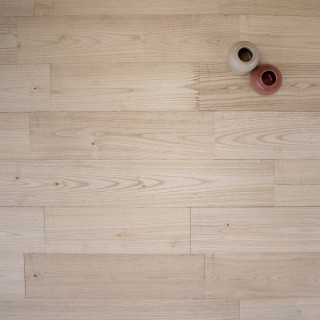 plancher massif en châtaignier finition brut