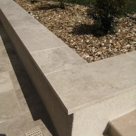 Dessus de mur en travertin