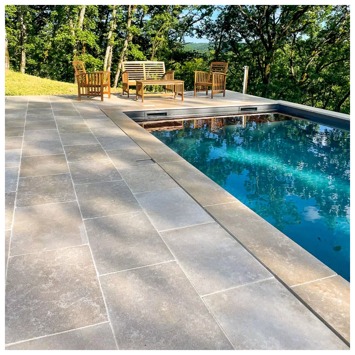 margelle templiers long d'une piscine