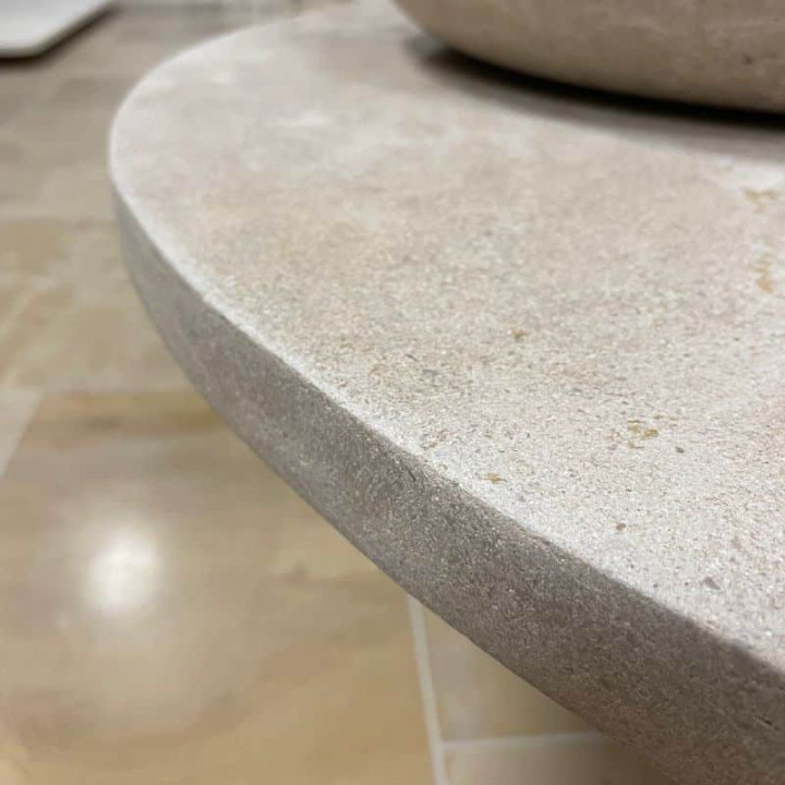 Marche en pierre du Nivernais - Nez abattu