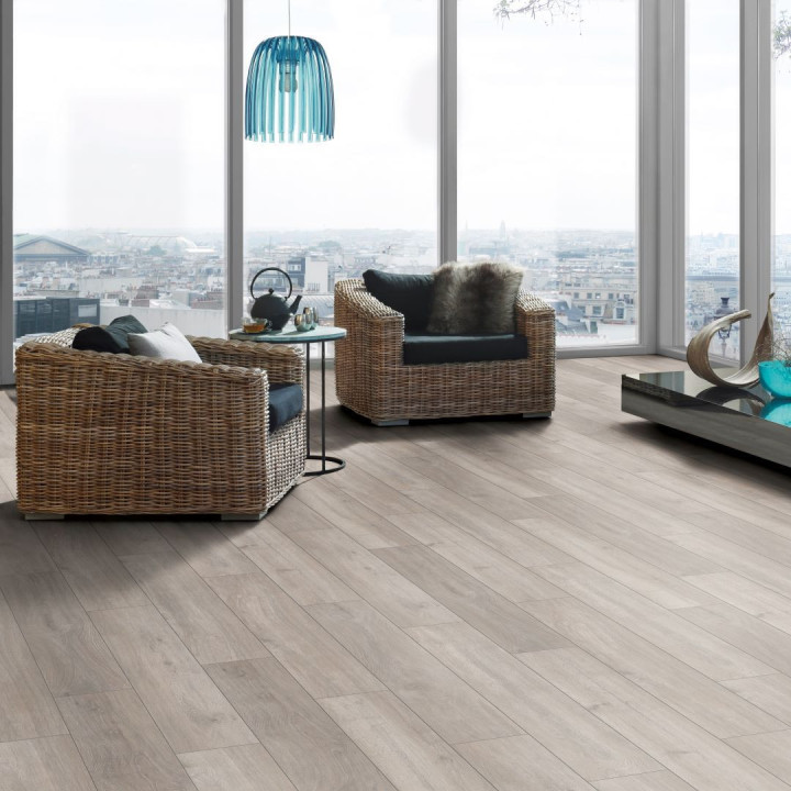 Sol stratifié 10 mm cérusé blanc vue ambiance