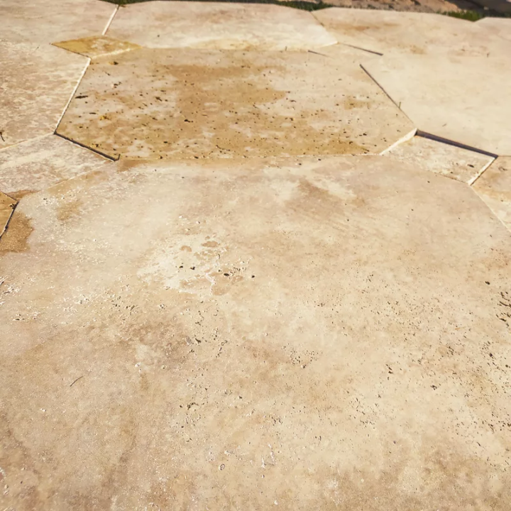 dallage pierre travertin cabochons travertin 5