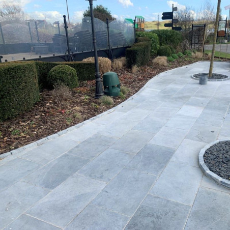 Dallage en pierre bleu vieilli