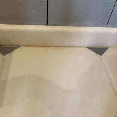 Plinthe en pierre reconstituée