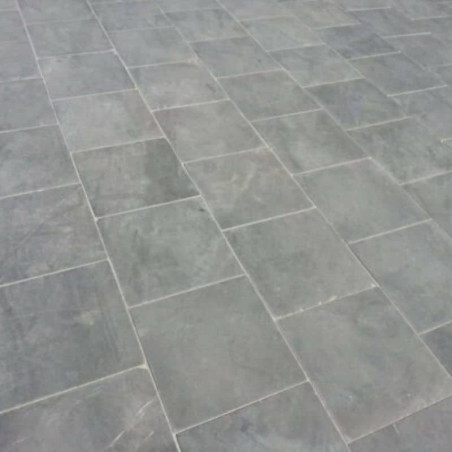 Dallage en pierre bleue lisse