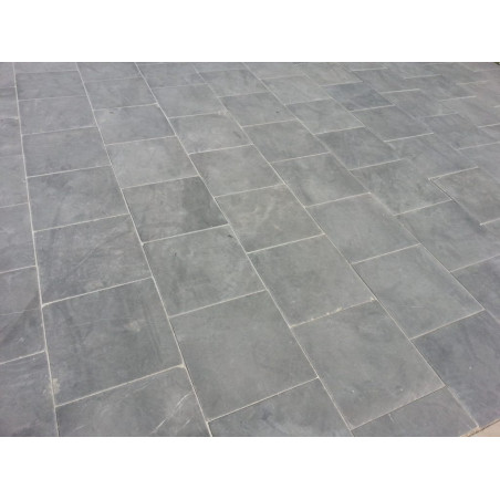 Plinthe pour dallage en pierre bleue lisse