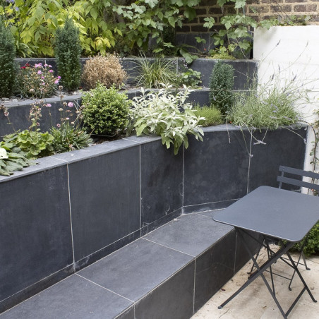 Carrelage en ardoise noire 