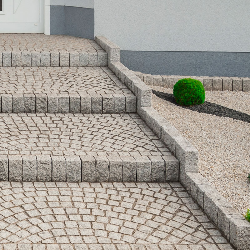 Escalier en pavé granit beige