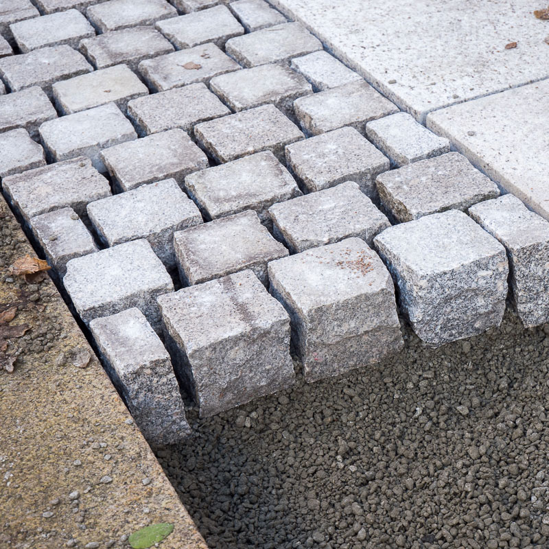 pavés granit avant application joints