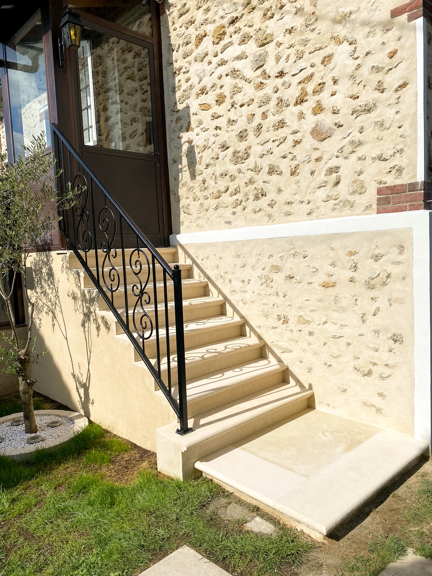 Charmant escalier extérieur