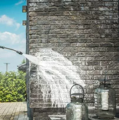 Comment nettoyer efficacement la pierre de parement ?